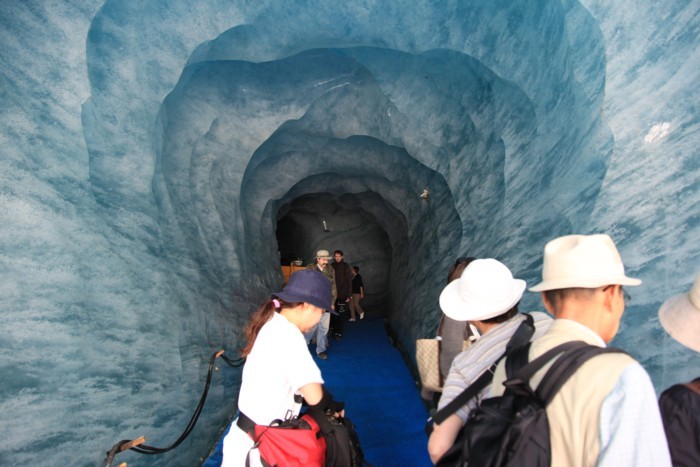 14IMG_1674me氷河トンネル.jpg